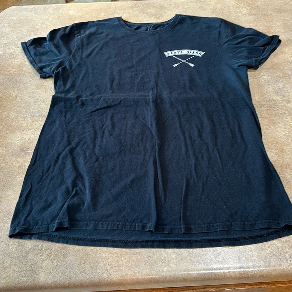 Women’s The Walking Dead T-shirt size large